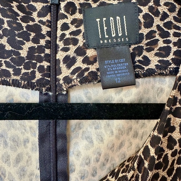 Leopard print sleeveless dress, zip back, size 12, comfortable fit - Picture 3 of 5